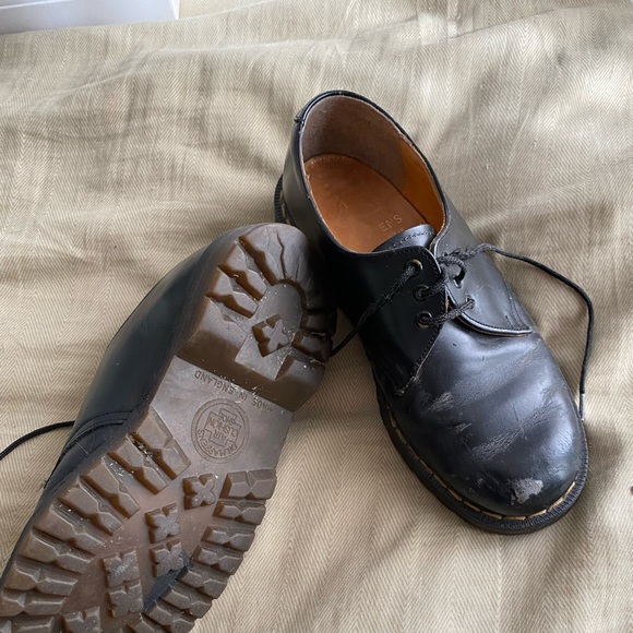 Dr. Marten’s men’s size 4, 3-hole shoes. Used - Picture 2 of 6